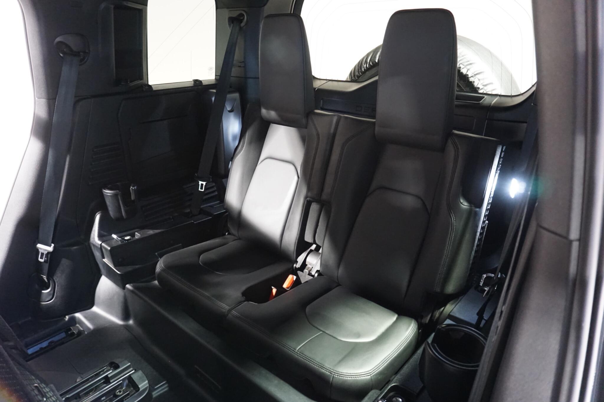 Land Rover Defender 110 3.0 D300 MHEV X-Dynamic HSE SUV 5dr Diesel Auto 4WD Euro 6 (s/s) (300 ps)